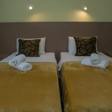 San 011 בית הארחה