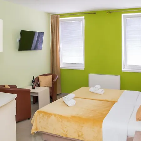 בית הארחה San 011 3*