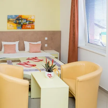 בית הארחה San 011