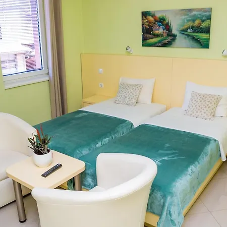 בית הארחה San 011